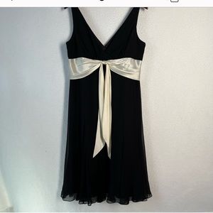 Maggy London silk acetate midi cocktail dress sleeveless v neck empire waist 12